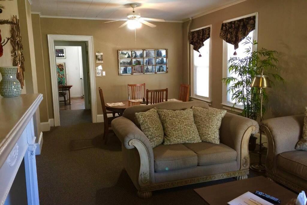 Great Gorge Guesthouse - Walk To The Falls, The Casino And All Downtown Restaurants - Across From The Aquarium Καταρράκτες του Νιαγάρα Εξωτερικό φωτογραφία